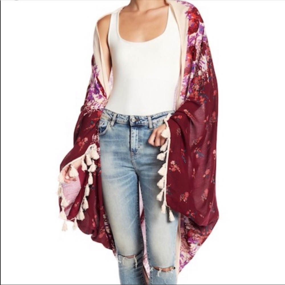 Free People Bali Wrapped in Blooms Shawl - Picture 2 of 8